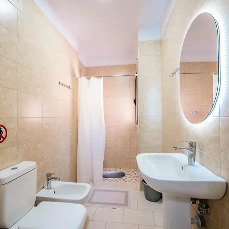 Albert Apartments סרנדה