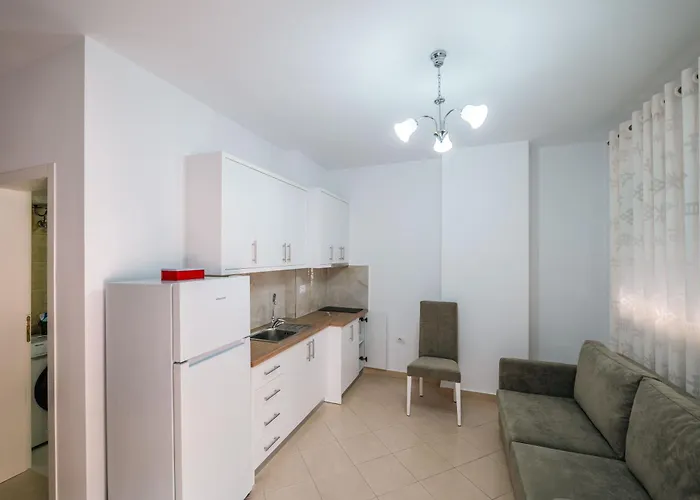 Albert Apartments ساراندا